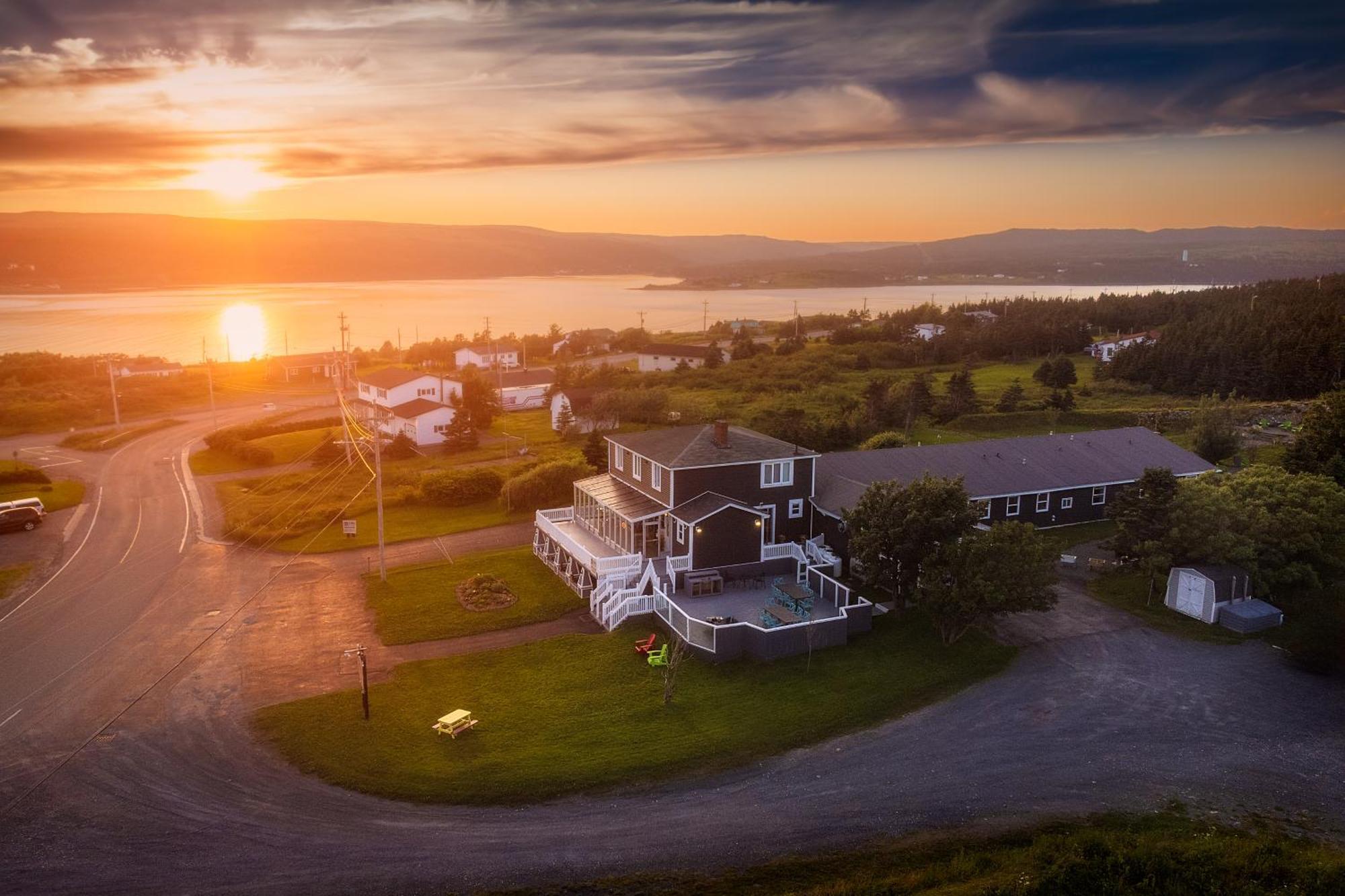 Edge Of The Avalon Inn Trepassey Bagian luar foto